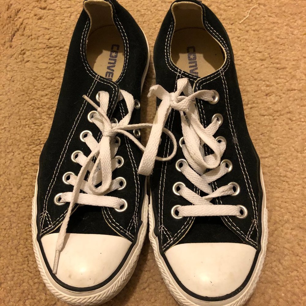 LAST CHANCE Black Low Top Converse